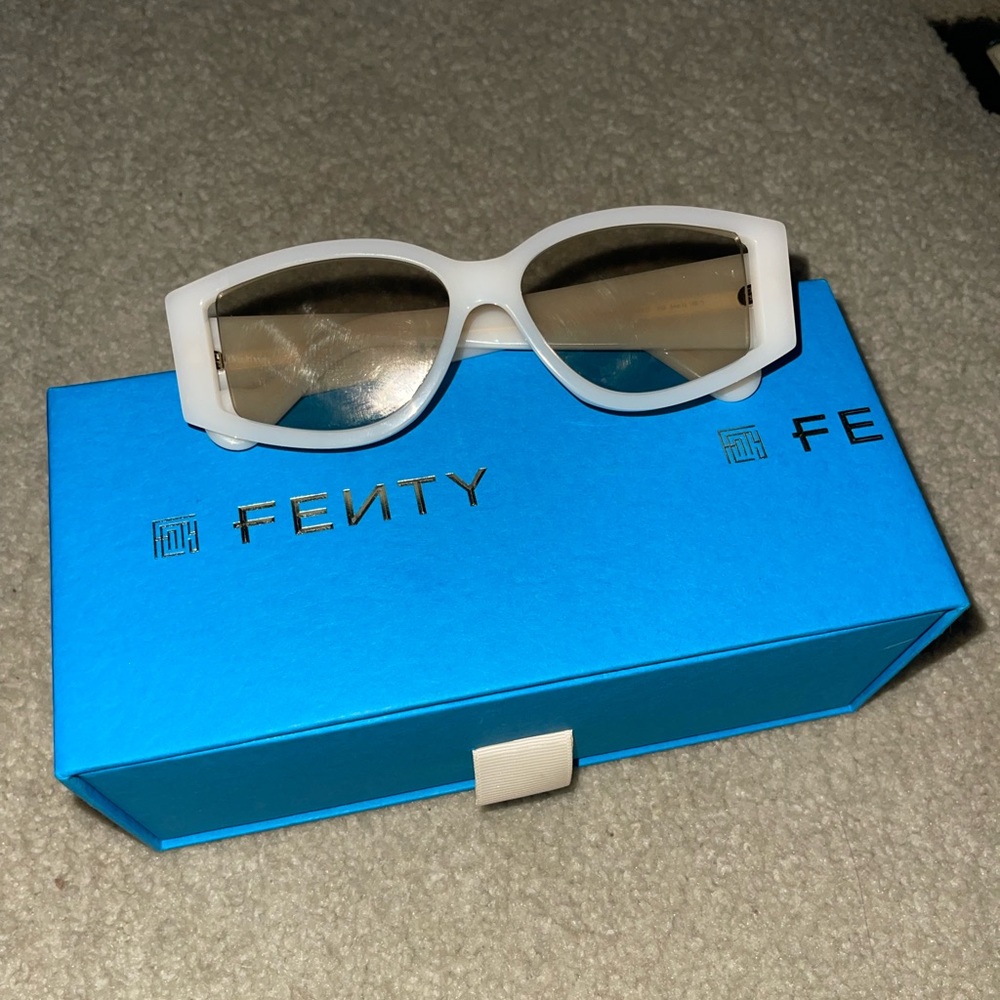 FENTY MILKY WAY SUNGLASSES